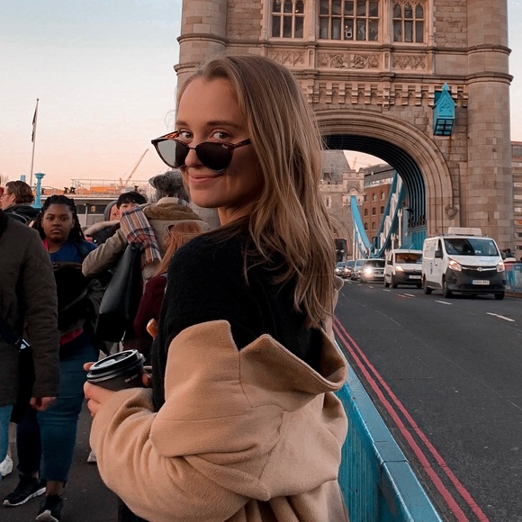 Meet your Posher, Kailey - Picture 1 of 1